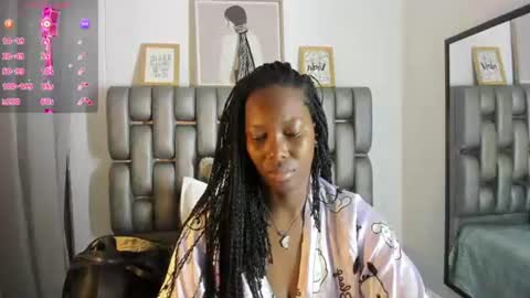 Snapshot of sara_marks chatting on 07.06.26 S A R A online show from 07.06.26