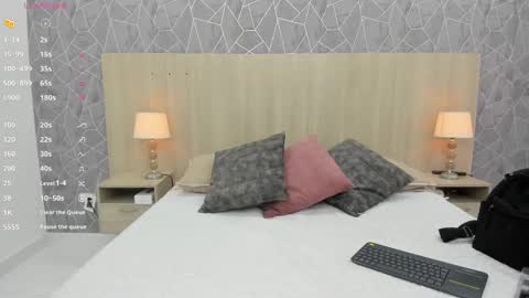 Sara online show from 10.19.25