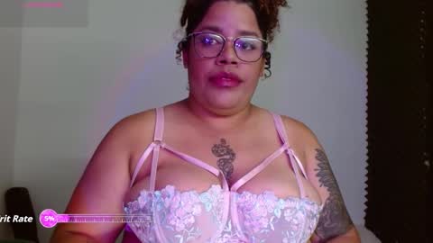 Snapshot of sara_morales17 chatting on 09.12.25 sara online show from 09.12.25