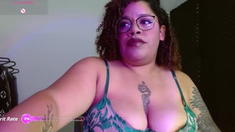 Snapshot of sara_morales17 chatting on 09.27.25 sara online show from 09.27.25