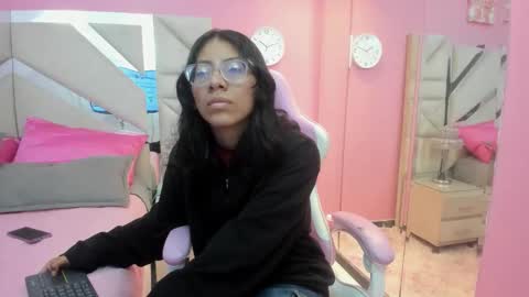 sara_naomi online show from 09.21.25