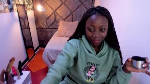 S A R A online show from 11.05.25