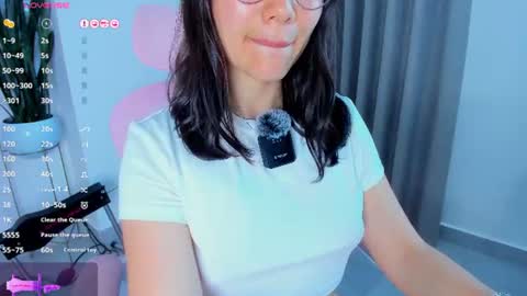 Snapshot of sara_ospina22 chatting on 06.24.26 Sara online show from 06.24.26