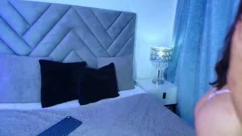 sara_owens7 online show from 10.09.25