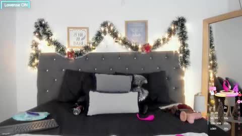 Sara  online show from 12.22.25