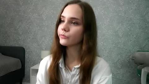 Snapshot of sara_whooops chatting on 10.04.25 Im Sara online show from 10.04.25