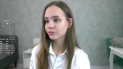 Snapshot of sara_whooops chatting on 10.09.25 Im Sara online show from 10.09.25