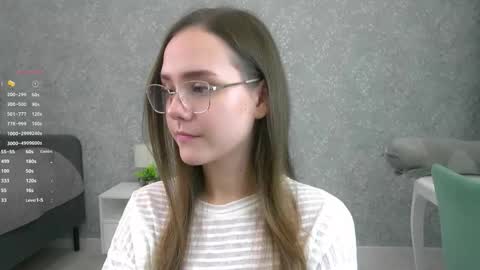 Snapshot of sara_whooops chatting on 11.17.25 Im Sara online show from 11.17.25