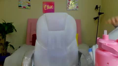 Snapshot of saraa_ramirez chatting on 12.16.24 Sarah Ramirez online show from 12.16.24