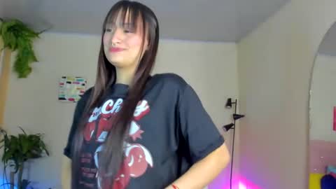 Snapshot of saraa_ramirez chatting on 12.19.24 Sarah Ramirez online show from 12.19.24