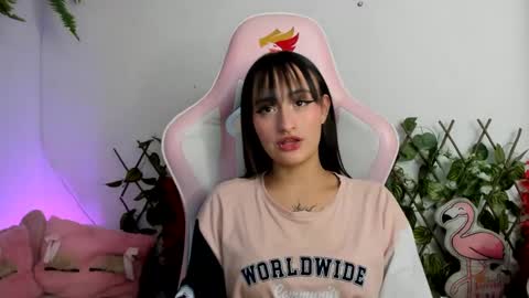 Snapshot of saraa_ramirez chatting on 12.21.24 Sarah Ramirez online show from 12.21.24