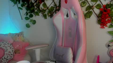 Snapshot of saraa_ramirez chatting on 12.24.24 Sarah Ramirez online show from 12.24.24