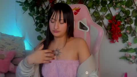 Snapshot of saraa_ramirez chatting on 12.24.24 Sarah Ramirez online show from 12.24.24