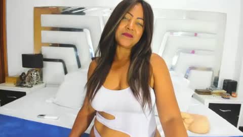 Snapshot of saraajhons chatting on 10.09.25 Sara online show from 10.09.25