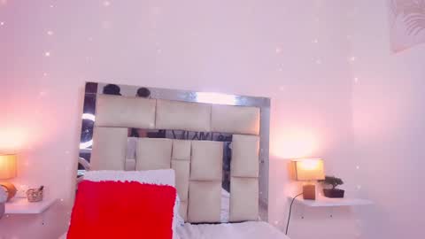Snapshot of saraandstiven chatting on 01.22.25 Sara And Stiven online show from 01.22.25