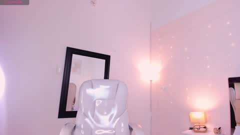 Snapshot of saraandstiven chatting on 01.24.25 Sara And Stiven online show from 01.24.25