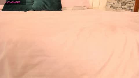 Sara Castillo online show from 03.10.25