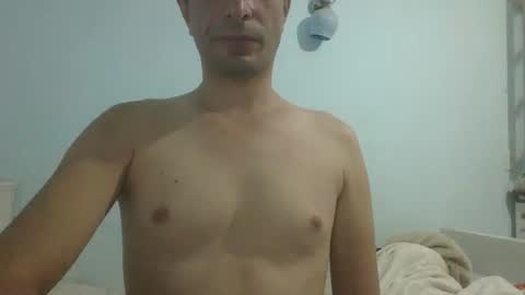 Snapshot of saraclit chatting on 01.15.25 pass kika online show from 01.15.25