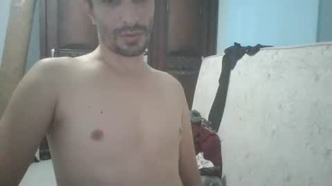 Snapshot of saraclit chatting on 01.28.25 pass kika online show from 01.28.25