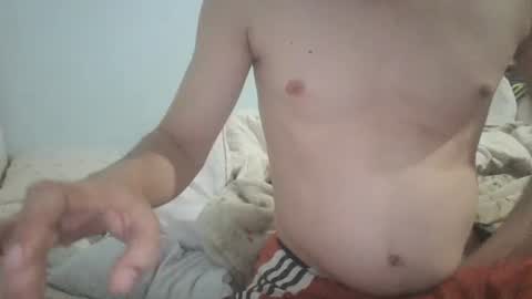 Snapshot of saraclit chatting on 02.05.25 pass kika online show from 02.05.25