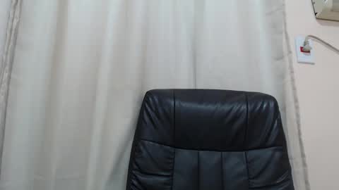 saradorj92 online show from 11.03.25