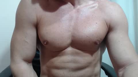 saradorj92 online show from 02.18.26