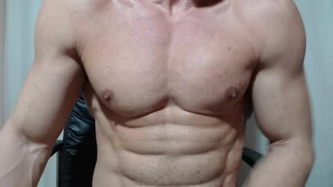 saradorj92 online show from 04.16.26