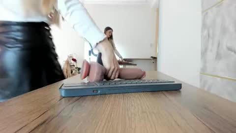 Snapshot of saraferrera chatting on 10.07.25 Sara Ferrera online show from 10.07.25