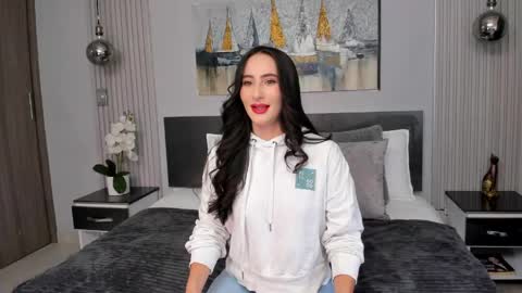 Snapshot of saragomez_1 chatting on 05.23.26 Sara Gomez online show from 05.23.26