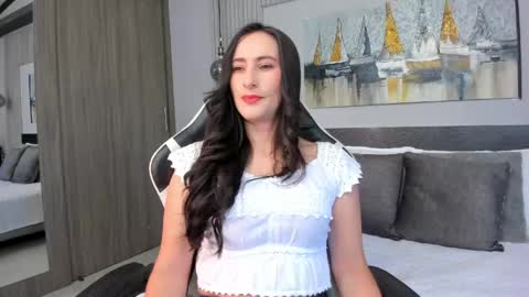 Snapshot of saragomez_1 chatting on 05.30.26 Sara Gomez online show from 05.30.26