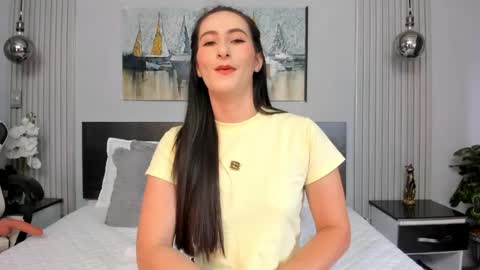 Snapshot of saragomez_1 chatting on 06.03.26 Sara Gomez online show from 06.03.26