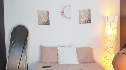 sarah  cinnamon online show from 03.05.26