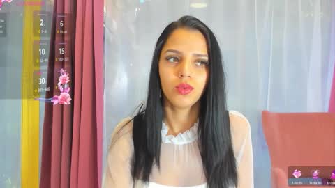 Snapshot of sarah_blake_ chatting on 10.10.25 Sara online show from 10.10.25