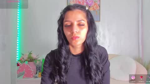 Snapshot of sarah_blake_ chatting on 05.25.26 Sara online show from 05.25.26