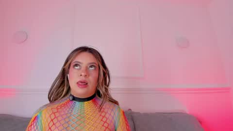 Sarah Bonneth online show from 04.07.26