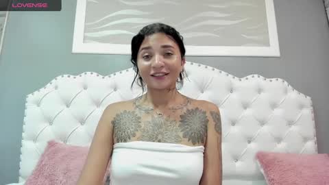 Snapshot of sarah_curtis chatting on 12.03.24 Sarah online show from 12.03.24