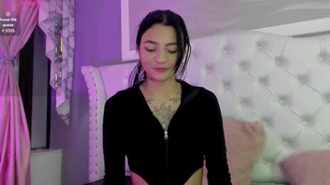 Snapshot of sarah_curtis chatting on 11.16.25 Sarah online show from 11.16.25