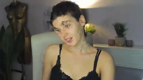 Sarah online show from 10.19.25