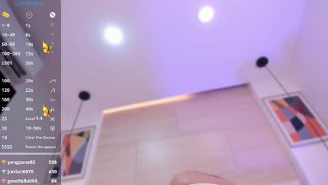 Snapshot of sarah_jacobbs chatting on 02.25.25 online show from 02.25.25