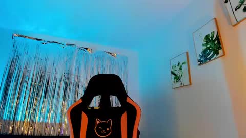 INSTAGRAM...sarah22 p online show from 03.01.25