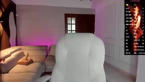 Snapshot of sarah_stonne_ chatting on 09.11.25 Sarah online show from 09.11.25