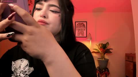 Snapshot of sarah_volkov chatting on 06.06.26 online show from 06.06.26