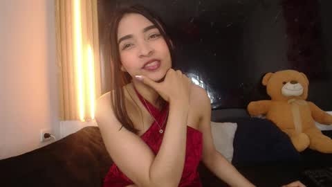 Snapshot of sarahajhoness chatting on 05.11.26 sarahajhoness online show from 05.11.26