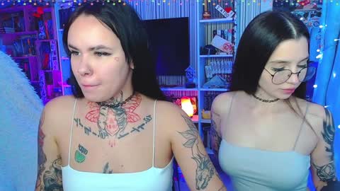 Snapshot of sarahbelltorn chatting on 12.15.24 9 Hokage Sarah online show from 12.15.24