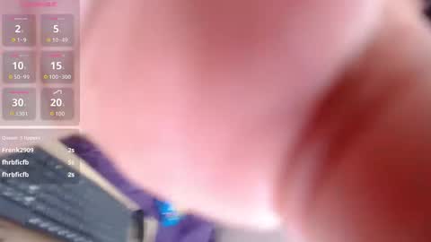 Snapshot of sarahbowiie chatting on 11.11.25 SarahBowiie online show from 11.11.25