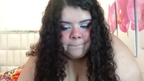 Snapshot of sarahbowiie chatting on 11.12.25 SarahBowiie online show from 11.12.25