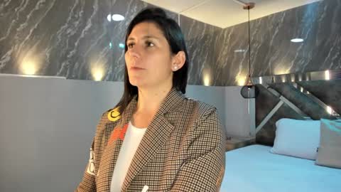 Sarah Deyvis online show from 12.26.24