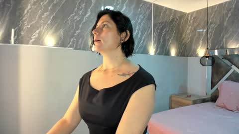 Sarah Deyvis online show from 01.03.25