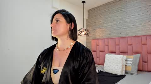 Sarah Deyvis online show from 01.23.25