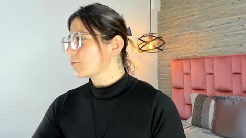 Sarah Deyvis online show from 10.07.25